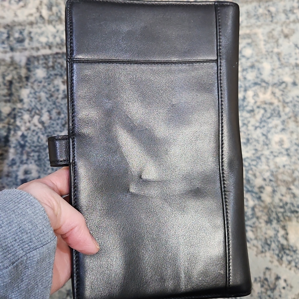 TUMI Leather Passport Case And Wallet - Picture 7 of 9